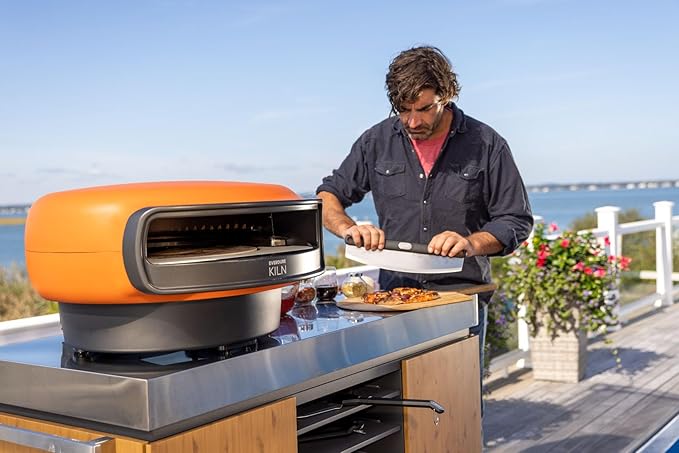 Everdure Pizza Rocker - Powerful One-Cut Stainless Steel Blade, Durable and Comfortable Grip, Dishwasher Safe – Ideal Pizza Cutter for Pizza Lovers, Chefs, Cooks, Bakers