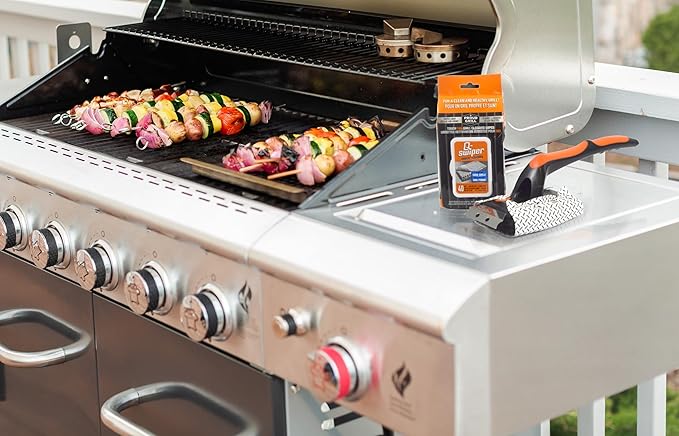 Proud Grill Q-Swiper XL BBQ Grill Brush Cleaner Set - 1 Long Grill Brush with Scraper & 40 Cleaning Wipes, Easy-Clean, Bristle & Wire Free, Grease & Grime Remover, Cleaner Kit for Outdoor Smoker